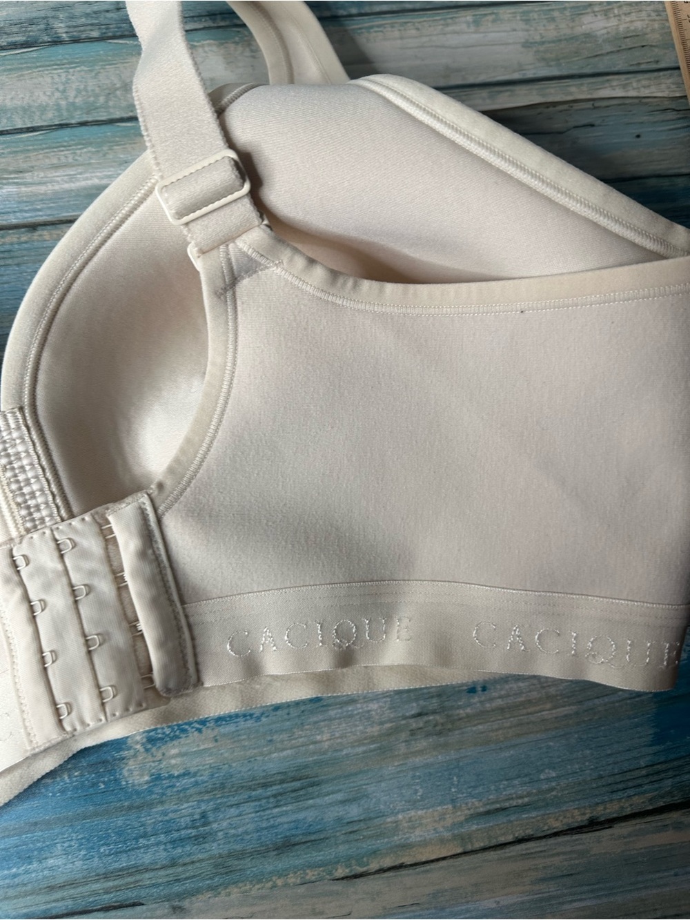 Cacique Seamless Full-Coverage Wireless Bra in Off-White 42 DD - Picture 7 of 8
